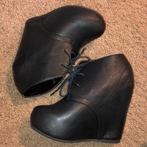 Black wedged booties